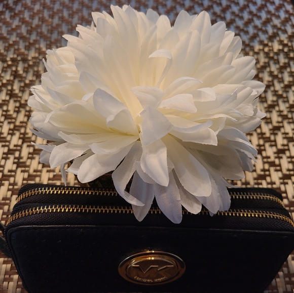 Michael Kors black wallet. - Picture 4 of 4